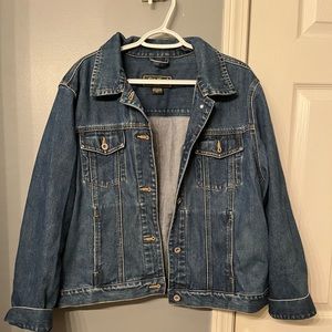 VINTAGE Denim jacket!